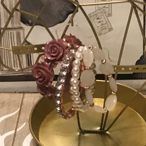 New 5 Piece Fashion Stretch Bracelet Set Mauve - Picture 2 of 16